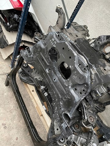 Подрамник передний 544015NA0A Nissan/Infiniti
