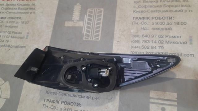 GSJ551160B Mazda Задний правый внешний фонарь