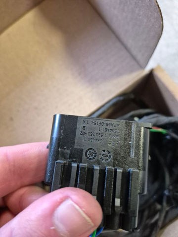 61125A02390 BMW 