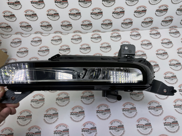 Купить LR136873 Land Rover Противотуманка левая