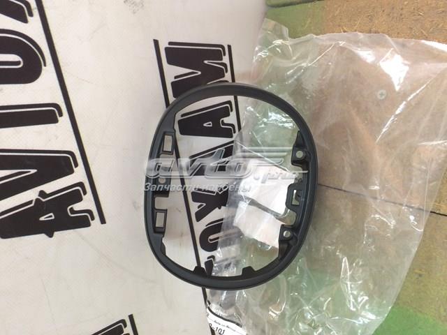 B63C50716 Mazda Кронштейн эмблемы решетки радиатора