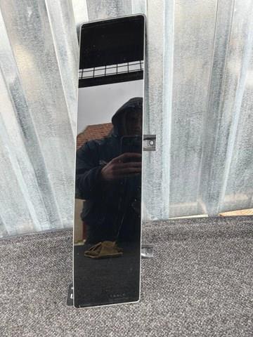 104135700C Tesla 