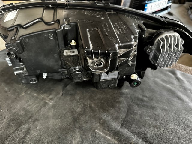 31655715 Volvo Фара передняя правая