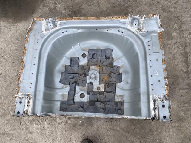 5831133090 Toyota Ниша запасного колеса