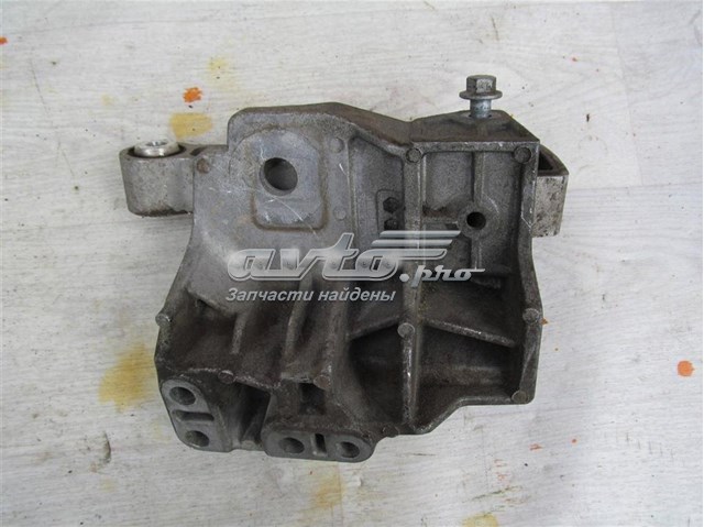 Подушка (опора) двигателя правая верхняя BJ326P082AA Land Rover