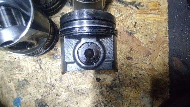 Поршень в комплекте на 1 цилиндр, STD на Nissan X-Trail  T30