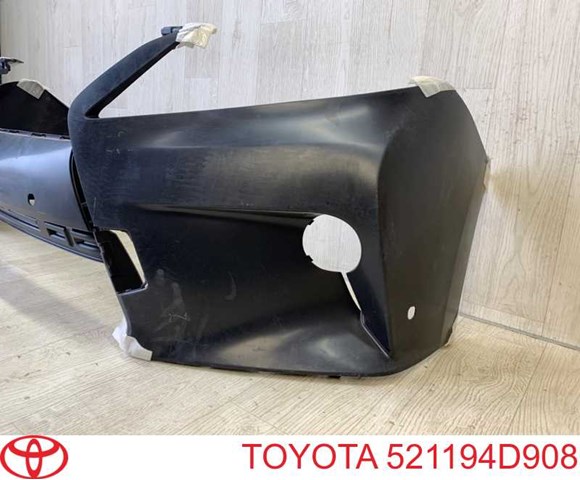 Передний бампер 521194D908 Toyota