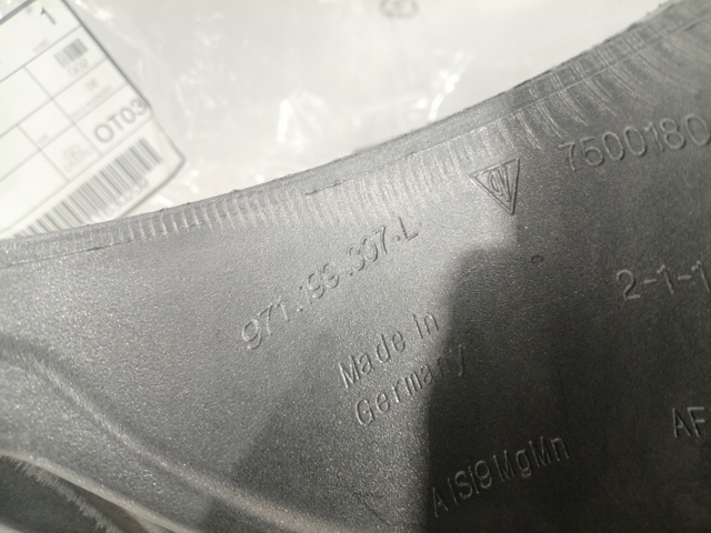 971199307L Porsche 