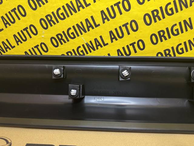 Молдинг двери передней левой KB7W51RB0E Mazda