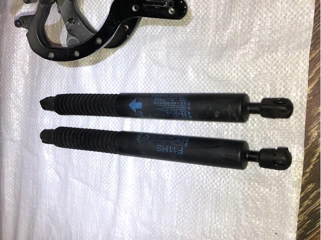 7210557 BMW Амортизатор стекла багажника (двери 3/5-й задней (ляды)