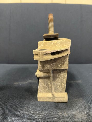 Купить LR128245 Land Rover Передняя опора двигателя