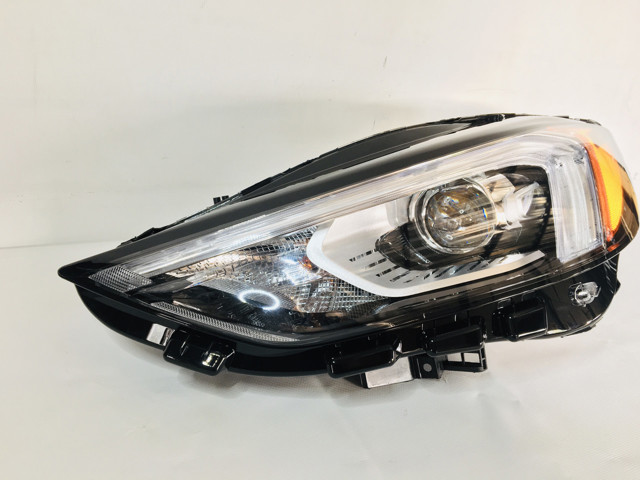 Купить ZFD111760L Signeda Фара левая передняя