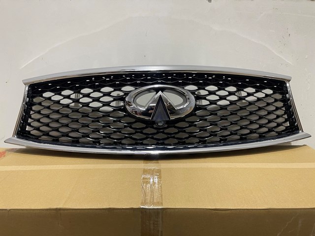 Решетка радиатора 620706WP0A Nissan/Infiniti