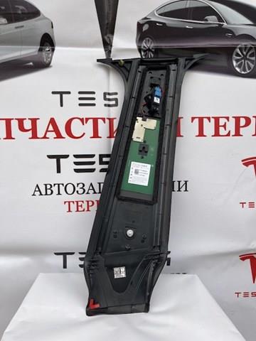 150688600G Tesla Обшивка стойки кузова внутренняя средняя правая