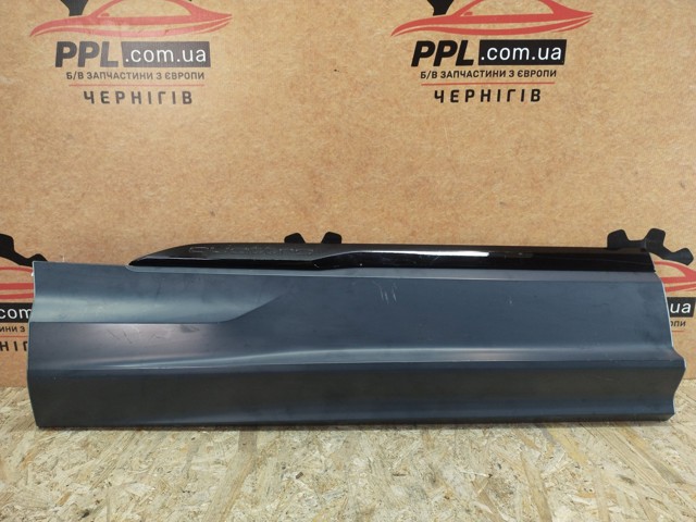 Молдинг двери задней правой VAG 4M0853970PGRU