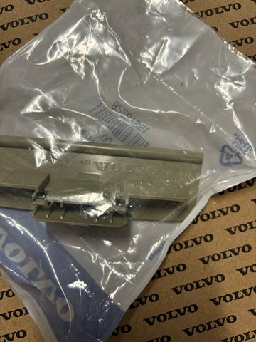 82267951 Volvo 