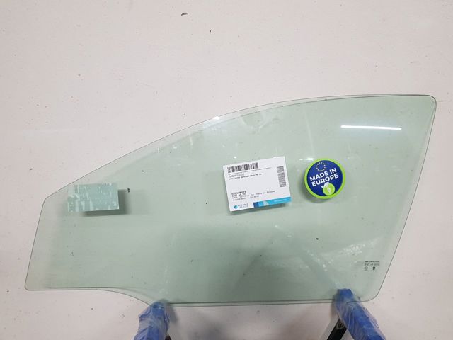 GS5051D301 XYG Стекло двери передней левой