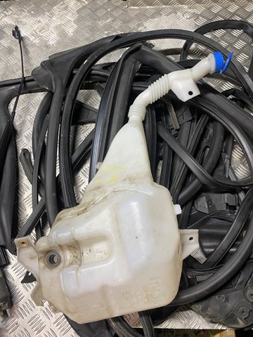  Бачок омывателя Tesla Model S 