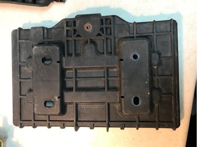 Полка под аккумулятор 371504H100 Hyundai/Kia