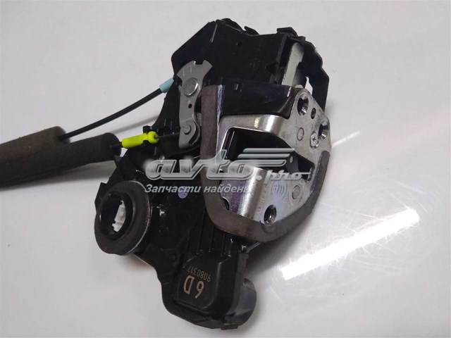 6904006180 Toyota fecho da porta dianteira esquerda