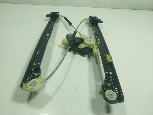 LR057340 Land Rover  Механизм стеклоподъемника правой задней двери