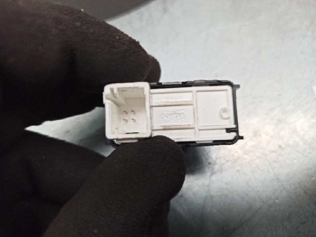 Кнопки заднего правого стеклоподъемника Peugeot/Citroen 96762292ZD цена, от 10.74 USD