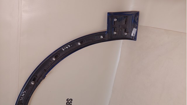 4M0853718FGRU VAG