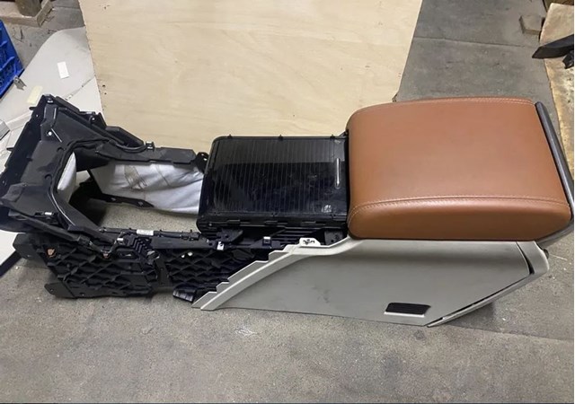 Купить LR033473 Land Rover 