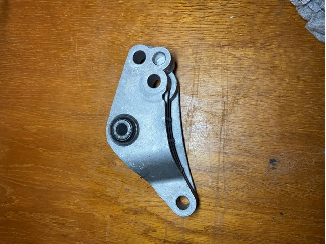 9826468580 Peugeot/Citroen Кронштейн подушки (опоры) двигателя задней