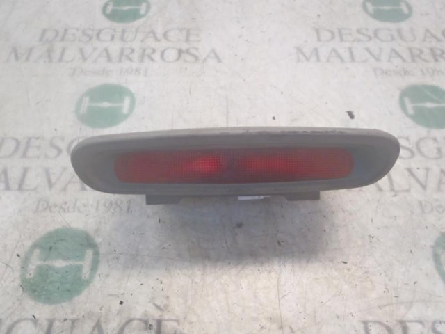 Sinal de parada traseiro adicional para Hyundai Santa Fe (SM)