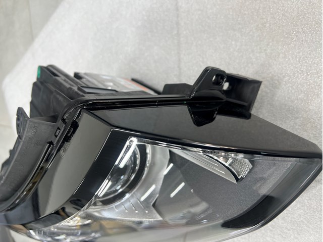 Правая фара LR024264 Land Rover