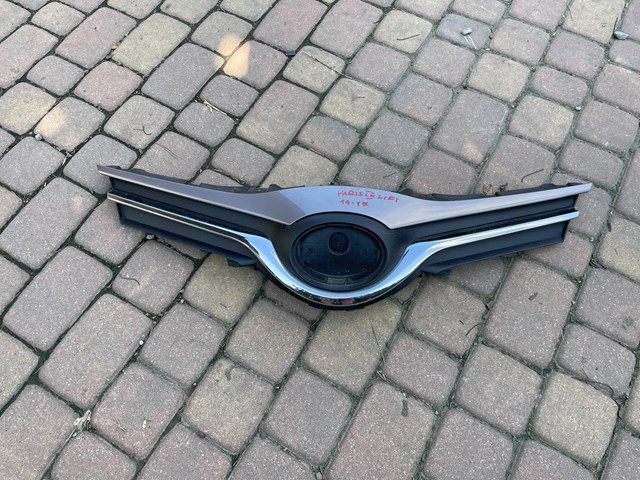 531010D660 Toyota Решетка радиатора