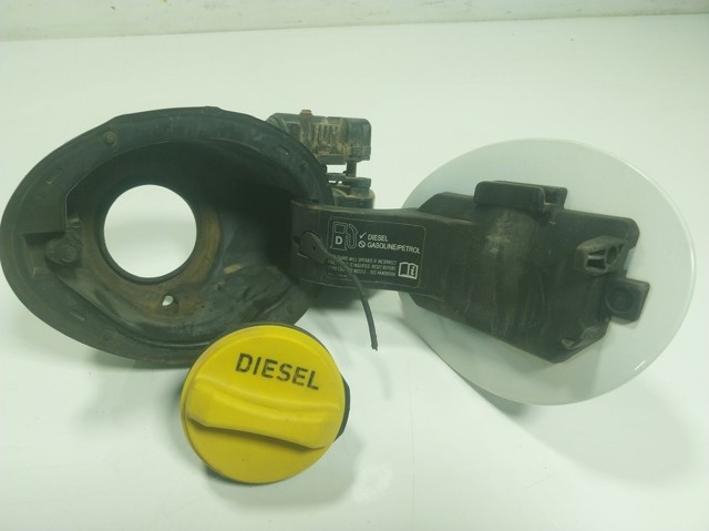 Лючок (дверца) бензобака Land Rover LR025079 цена, от 35.24 USD
