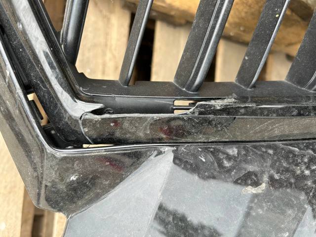 Решетка радиатора 4M0853651AHVMZ VAG