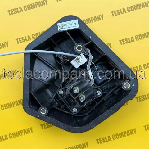 149037410E Tesla Порт зарядки