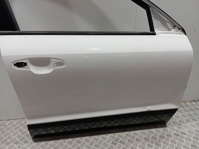 Дверь передняя правая 76004AT000 Hyundai/Kia