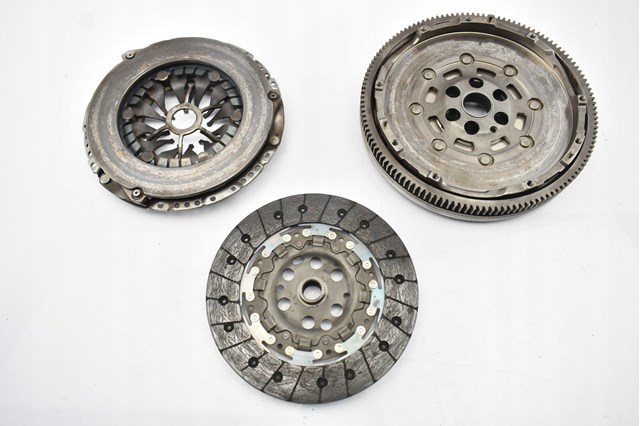 Купить 03L105264AF VAG Комплект сцепления (диск, корзина, подшипник)