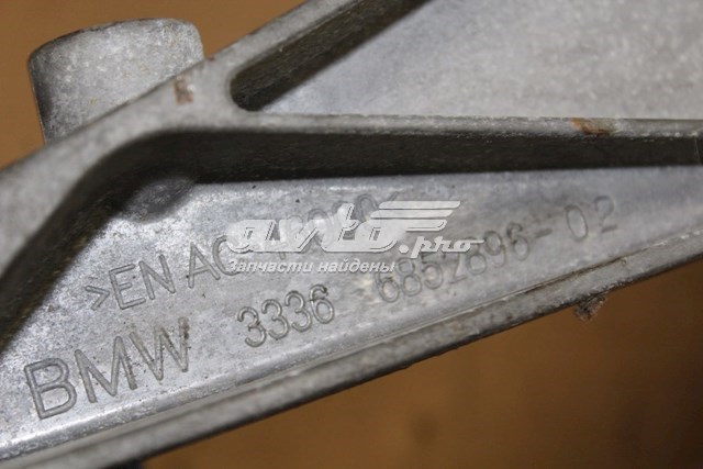  BMW 6852896