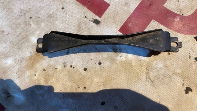Ящик АКБ Ford AM5110718AA цена, от 2.82 USD