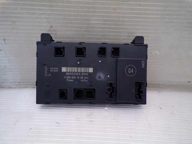 2098201926 MERCEDES Unidad de confort de la puerta delantera original y equivalente