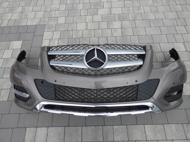 Кронштейн бампера переднего 2048855165 Mercedes