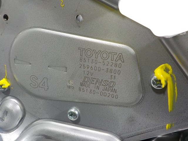  Моторчик заднего дворника Toyota Yaris 