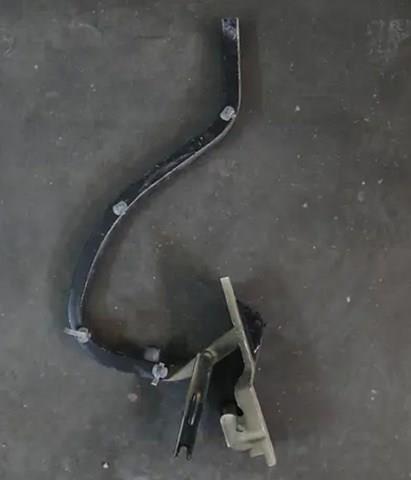  Петля крышки багажника Daewoo Magnus 