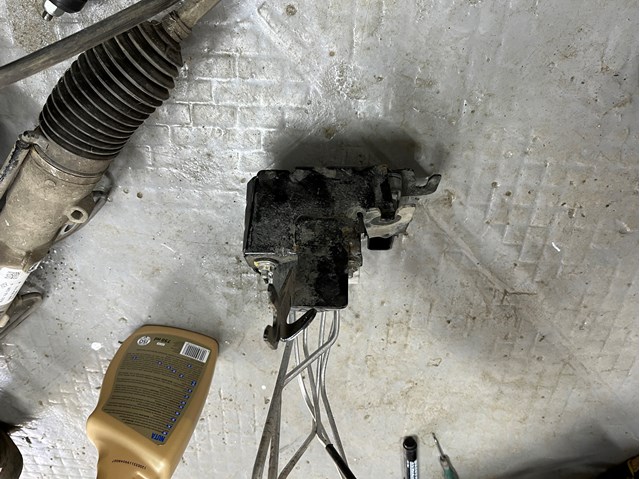 Купить 476601842R Renault (RVI) Блок управления ABS