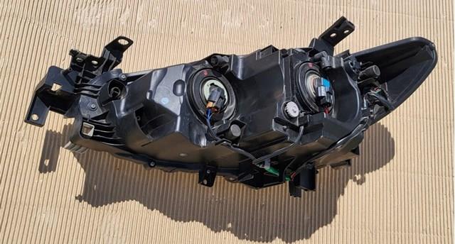 GJR9510K0C Mazda Фара передняя правая