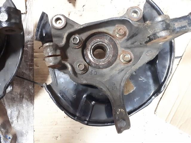 KB7W33021 Mazda Цапфа - поворотный кулак передний, правый