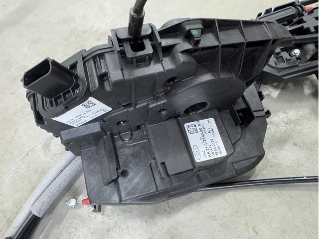 Замок двери боковой сдвижной правой 2539739 Ford