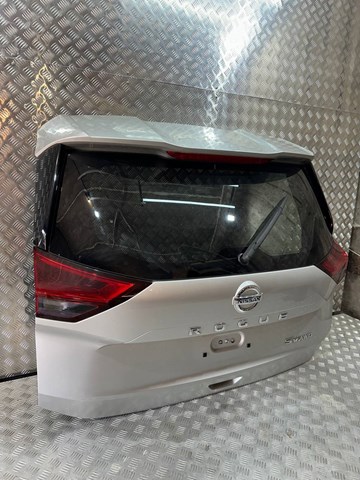 9001A6RC0A Nissan/Infiniti Задняя дверь