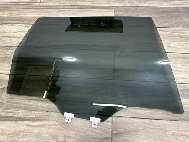 Стекло кузова (багажного отсека) правое 65209SG060 Subaru