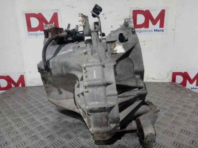 D2C4B Mazda КПП в сборе